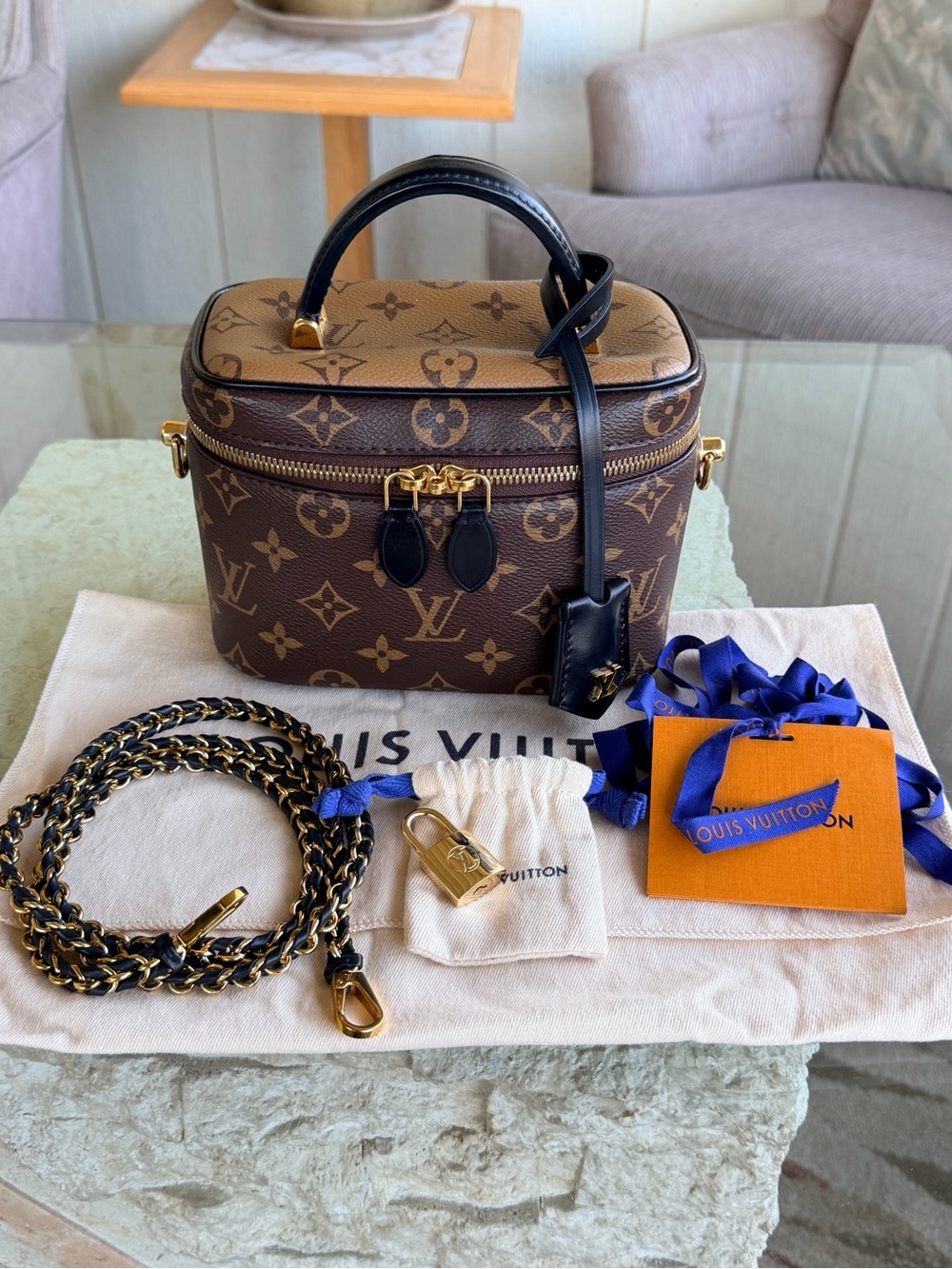 🆕 Louis Vuitton Vanity Chain Pouch💝 Microchip